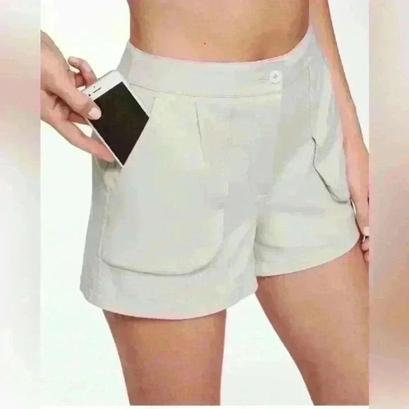 Lululemon This Instant Short Size 4 - Picture 3 of 11